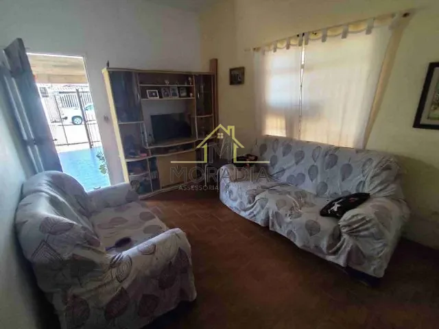 Casa com 140m² 4 quartos e 3 banheiros, à venda, no bairro Recreio dos Bandeirantes em Guaxupé