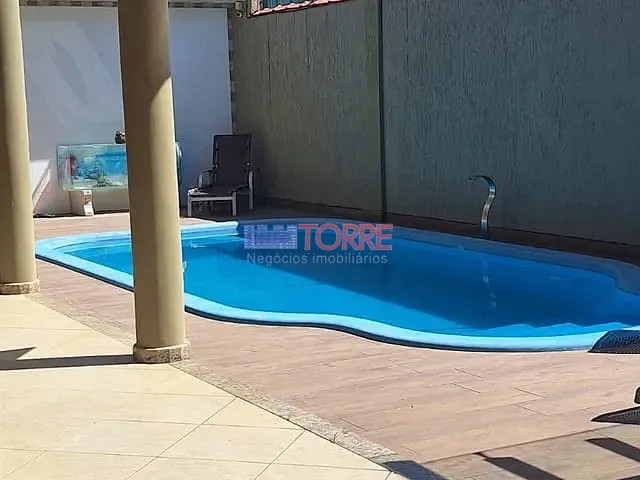 Casa 3 quartos e 4 banheiros, para alugar, no bairro Conquista em Ilhéus
