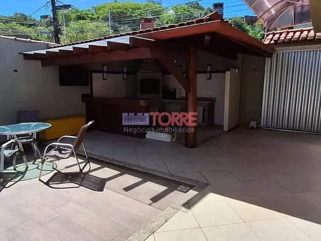Casa 3 quartos e 4 banheiros, para alugar, no bairro Conquista em Ilhéus