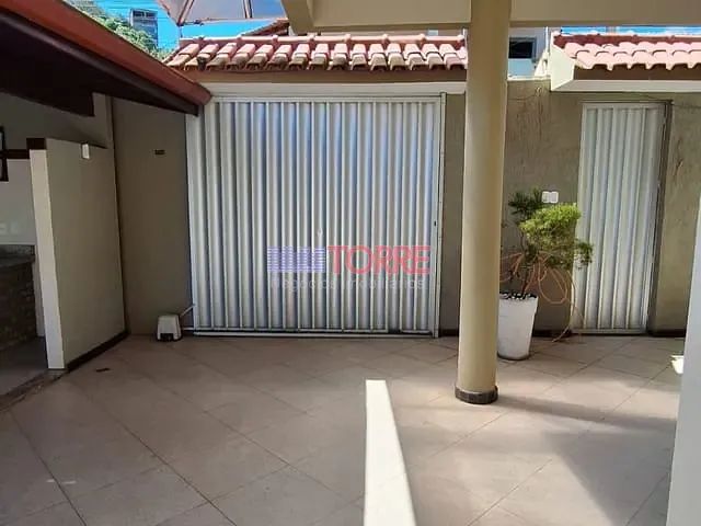 Casa 3 quartos e 4 banheiros, para alugar, no bairro Conquista em Ilhéus