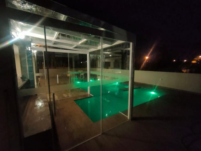 Casa com 1038m² 4 quartos e 5 banheiros, à venda, no bairro Enseada Guaruja em Guarujá