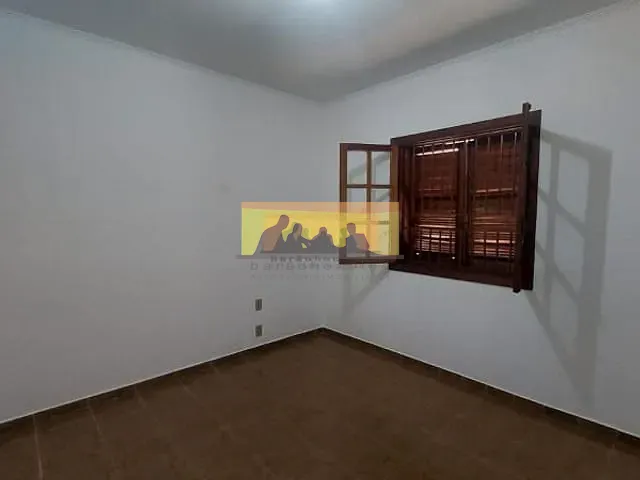 Casa com 300m² 3 quartos e 3 banheiros, para alugar, no bairro Cidade Universitária em Campinas