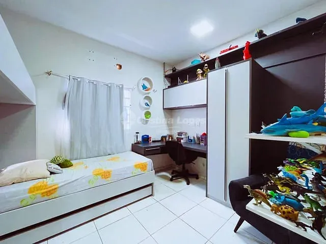 Casa com 300m² 2 quartos e 1 banheiro, à venda, no bairro Parque Ideal em Teresina