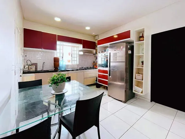 Casa com 300m² 2 quartos e 1 banheiro, à venda, no bairro Parque Ideal em Teresina