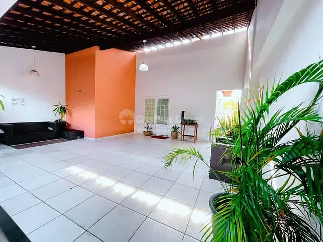 Casa com 300m² 2 quartos e 1 banheiro, à venda, no bairro Parque Ideal em Teresina