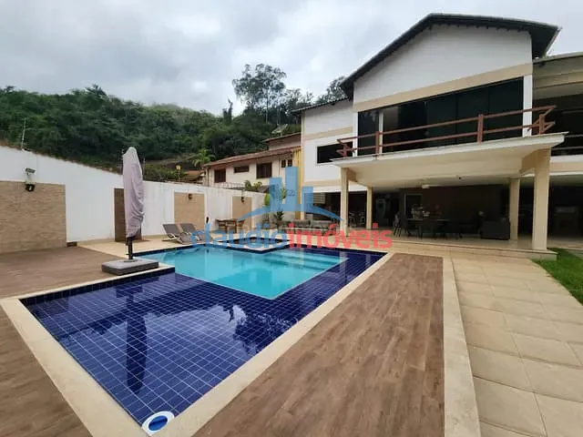 Casa 4 quartos e 2 banheiros, à venda, no bairro Santa Rosa em Barra Mansa