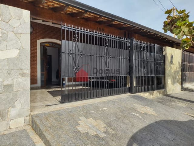 Casa com 250m², à venda, no bairro Loteamento Residencial Andrade em Pindamonhangaba