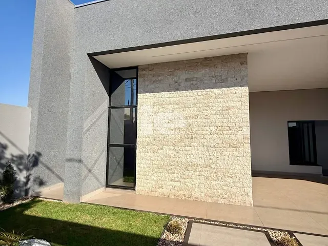 Casa com 300m² 3 quartos e 2 banheiros, à venda, no bairro Belmonte em Rolândia