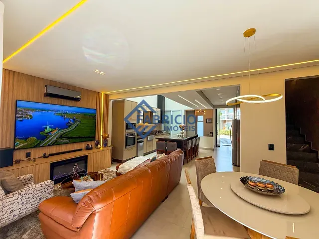 Casa com 143m² 3 quartos e 4 banheiros, à venda, no bairro Chácaras Silvania em Valinhos