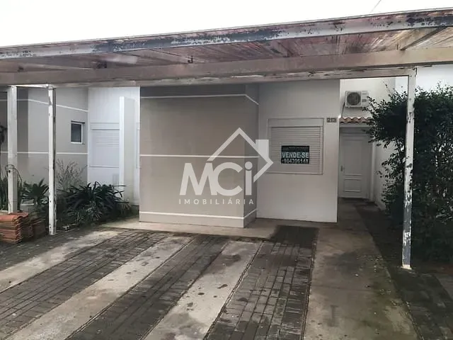 Casa 3 quartos e 2 banheiros, à venda, no bairro Três Vendas em Pelotas