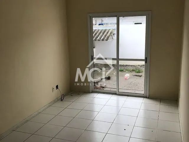 Casa 3 quartos e 2 banheiros, à venda, no bairro Três Vendas em Pelotas