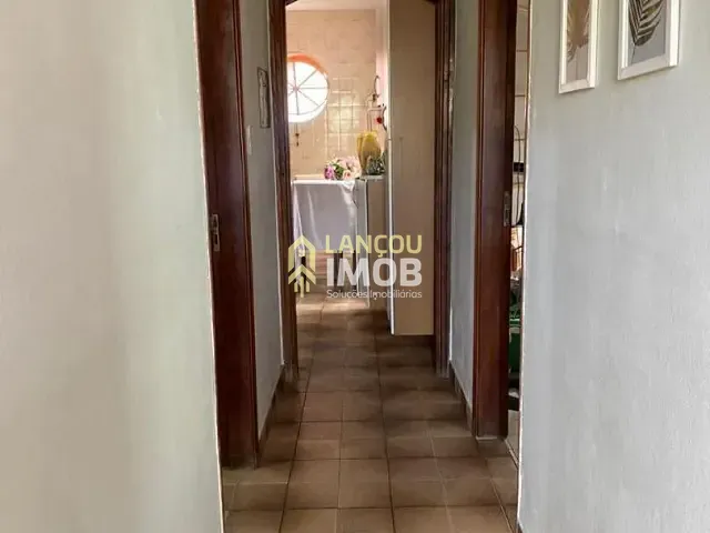 Casa com 336m² 2 quartos e 1 banheiro, à venda, no bairro Vila Vianelo em Jundiaí