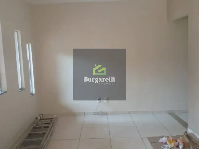 Casa 3 quartos e 2 banheiros, para alugar, no bairro Jardim Campestre II em Lavras