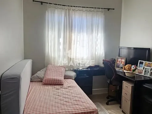 Casa com 180m² 2 quartos e 1 banheiro, à venda, no bairro Jardim Itália em Apucarana