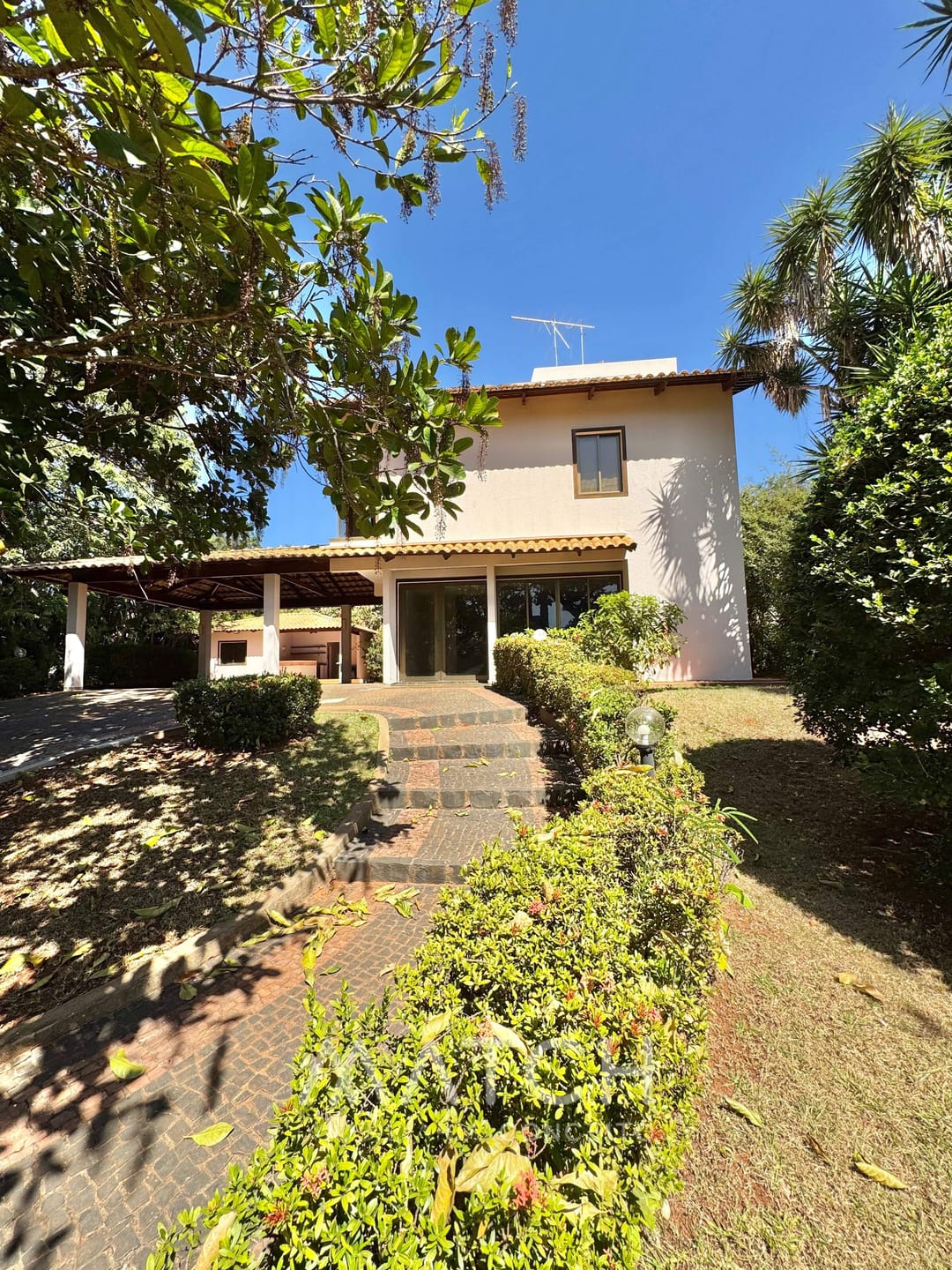 Sobrado à venda com 5 quartos e 412m2 no Aldeia do Vale, Goiânia, GO