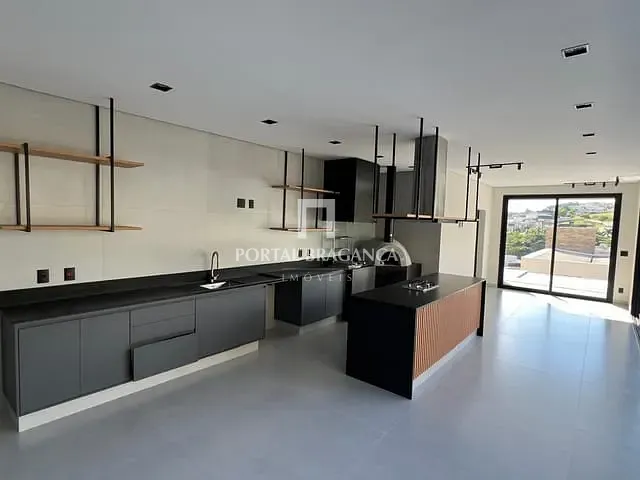 Casa com 468m² 4 quartos e 7 banheiros, à venda, no bairro Condomínio Vale das Águas em Bragança Paulista