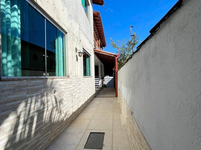 Casa 4 quartos e 1 banheiro, à venda, no bairro Heliópolis em Belo Horizonte