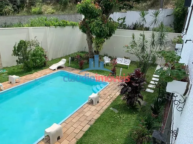 Casa com 530m² 4 quartos e 3 banheiros, à venda, no bairro Santa Rosa em Barra Mansa