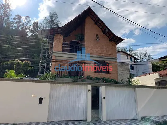 Casa com 530m² 4 quartos e 3 banheiros, à venda, no bairro Santa Rosa em Barra Mansa