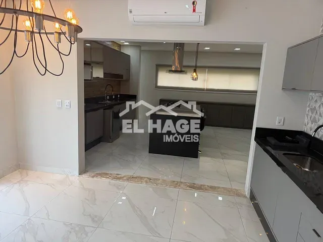 Casa com 587m² 3 quartos e 5 banheiros, à venda, no bairro Jardim Universitário em Cuiabá