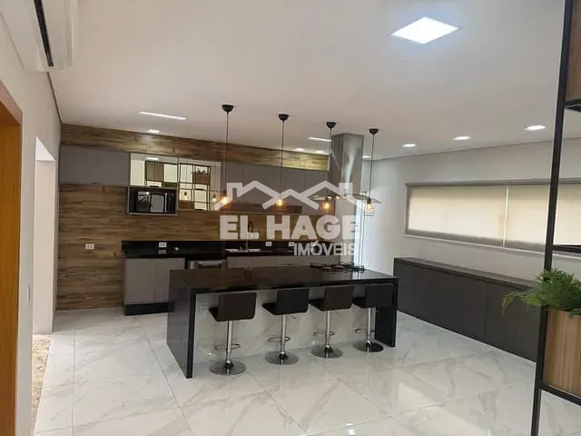 Casa com 587m² 3 quartos e 5 banheiros, à venda, no bairro Jardim Universitário em Cuiabá