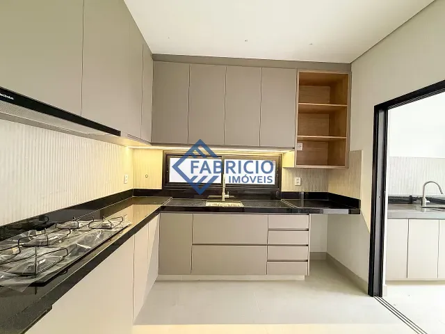 Casa com 149m² 3 quartos e 3 banheiros, à venda, no bairro JD VERA CRUZ em Louveira