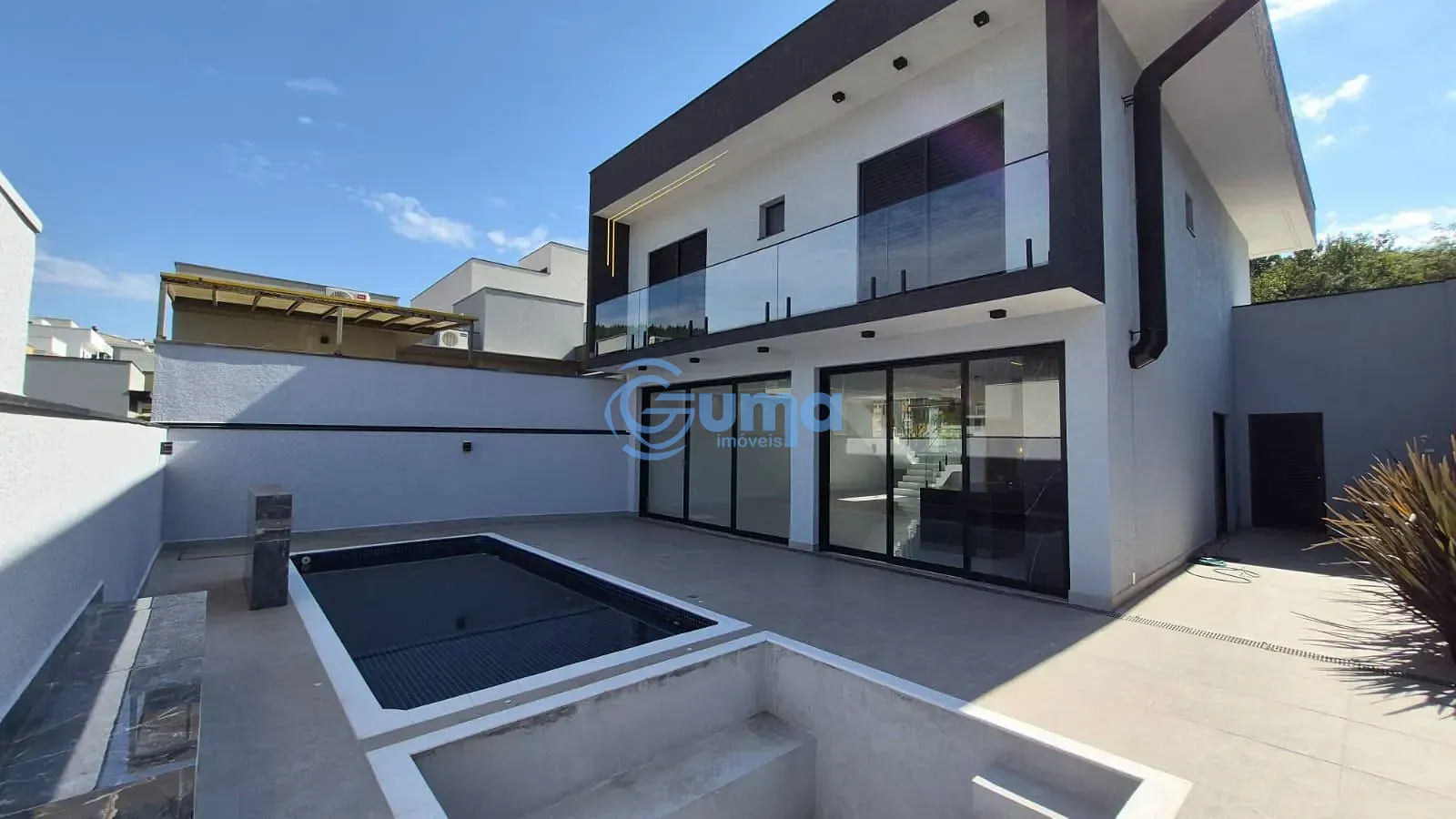 Casa, 3 quartos, 221 m² - Foto 1