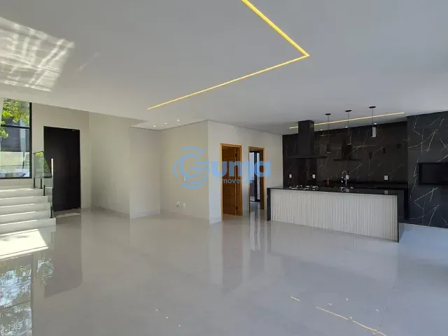 Casa com 300m² 3 quartos e 4 banheiros, à venda, no bairro Condomínio Residencial Euroville II em Bragança Paulista