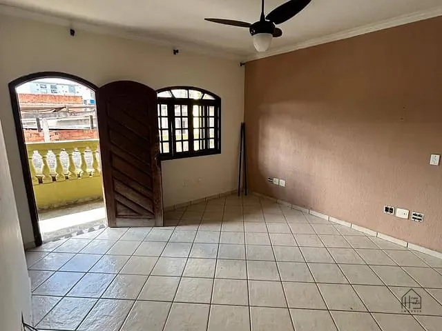 Casa 3 quartos e 2 banheiros, para alugar, no bairro Jardim Rebelato em Cotia