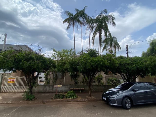 Foto do Casa - Casa à venda na Avenida Castro Alves, bem no Centro de Rolândia! Ótima localização! | Imobiliária Casa Grande - Rolândia