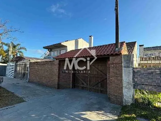 Casa 3 quartos e 4 banheiros, à venda, no bairro Laranjal em Pelotas