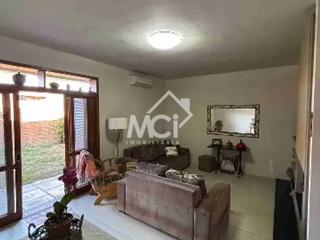 Casa 3 quartos e 4 banheiros, à venda, no bairro Laranjal em Pelotas