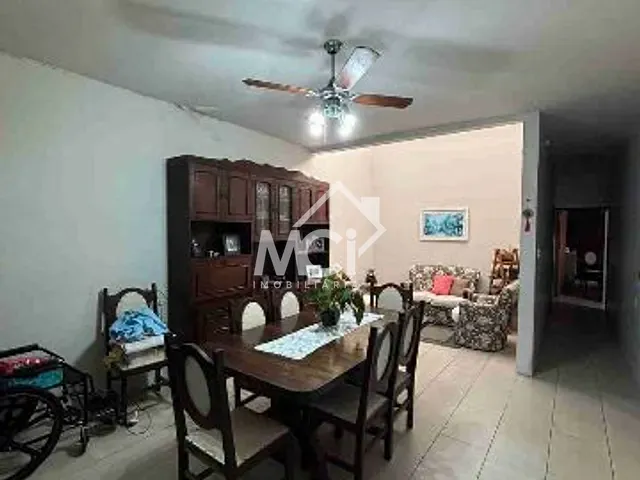 Casa 3 quartos e 4 banheiros, à venda, no bairro Laranjal em Pelotas