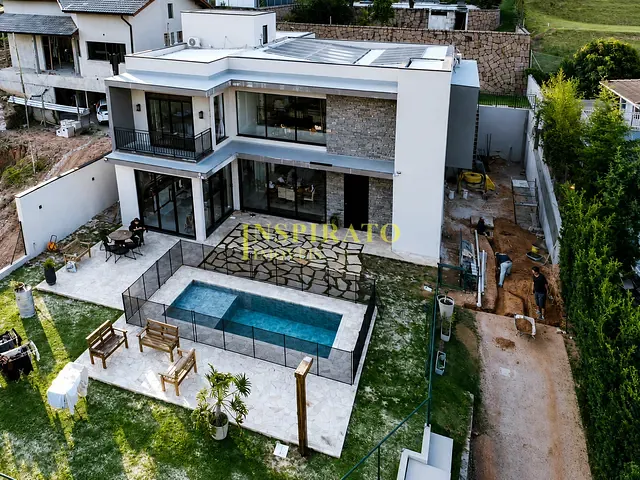 Casa com 1050m² 3 quartos e 4 banheiros, à venda, no bairro Medeiros em Jundiaí