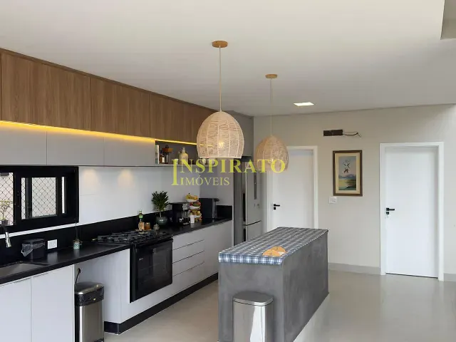 Casa com 1050m² 3 quartos e 4 banheiros, à venda, no bairro Medeiros em Jundiaí