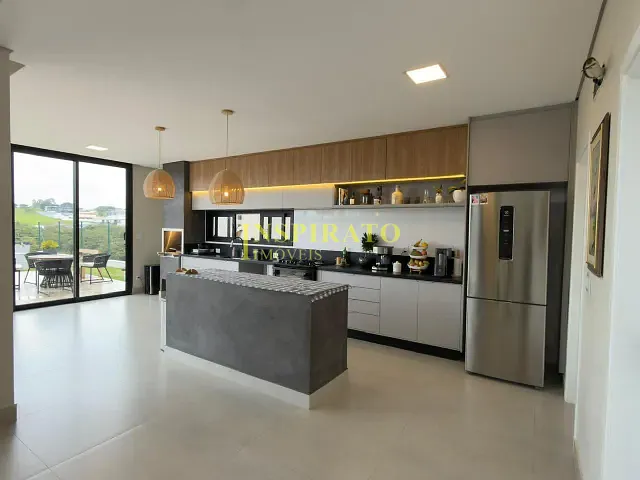 Casa com 1050m² 3 quartos e 4 banheiros, à venda, no bairro Medeiros em Jundiaí