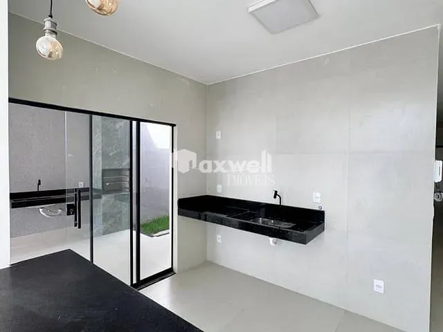 Casa com 210m² 3 quartos e 3 banheiros, à venda, no bairro Setor Araguaia em Aparecida de Goiânia