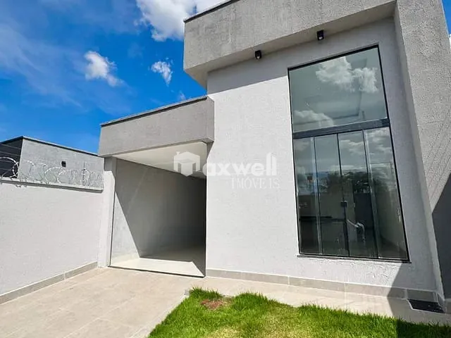 Casa com 210m² 3 quartos e 3 banheiros, à venda, no bairro Setor Araguaia em Aparecida de Goiânia