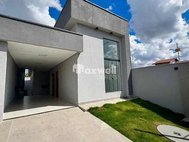 Casa com 210m² 3 quartos e 3 banheiros, à venda, no bairro Setor Araguaia em Aparecida de Goiânia