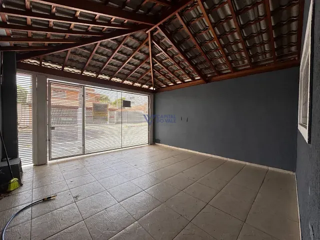 Casa com 130m² 3 quartos e 2 banheiros, à venda, no bairro Jardim Oriente em São José dos Campos