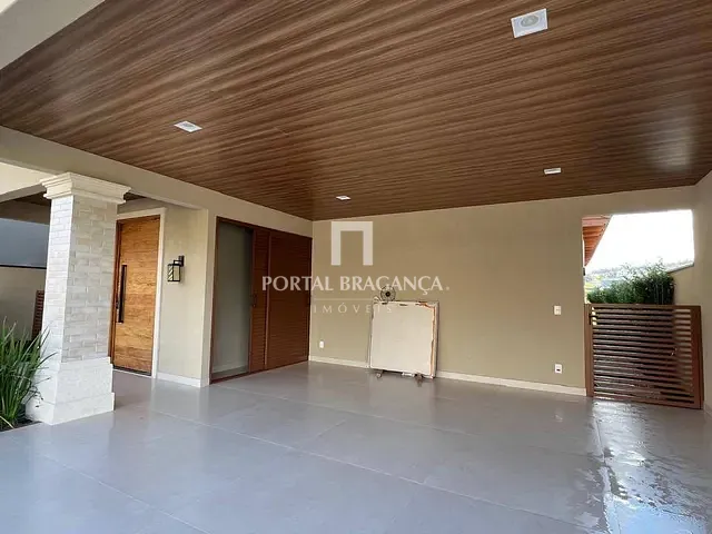 Casa com 468m² 4 quartos e 6 banheiros, à venda, no bairro Condomínio Vale das Águas em Bragança Paulista