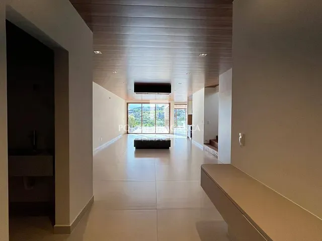 Casa com 468m² 4 quartos e 6 banheiros, à venda, no bairro Condomínio Vale das Águas em Bragança Paulista