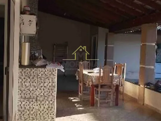 Casa com 588m² 4 quartos e 3 banheiros, à venda, no bairro Vila Conceição em Guaxupé