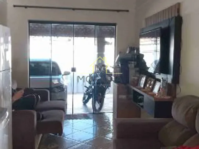 Casa com 588m² 4 quartos e 3 banheiros, à venda, no bairro Vila Conceição em Guaxupé