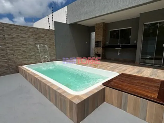Casa com 170m² 3 quartos e 2 banheiros, à venda, no bairro Olivença em Ilhéus