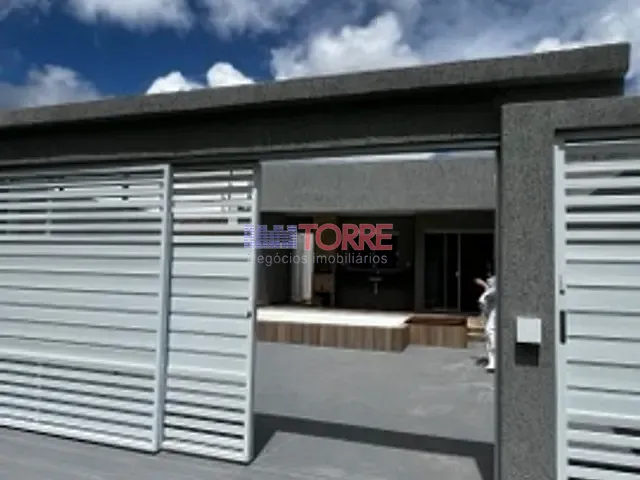 Casa com 170m² 3 quartos e 2 banheiros, à venda, no bairro Olivença em Ilhéus