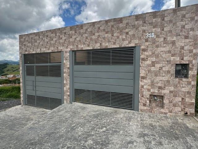 Casa com 300m² 3 quartos e 3 banheiros, à venda, no bairro Recanto do Sol em Extrema
