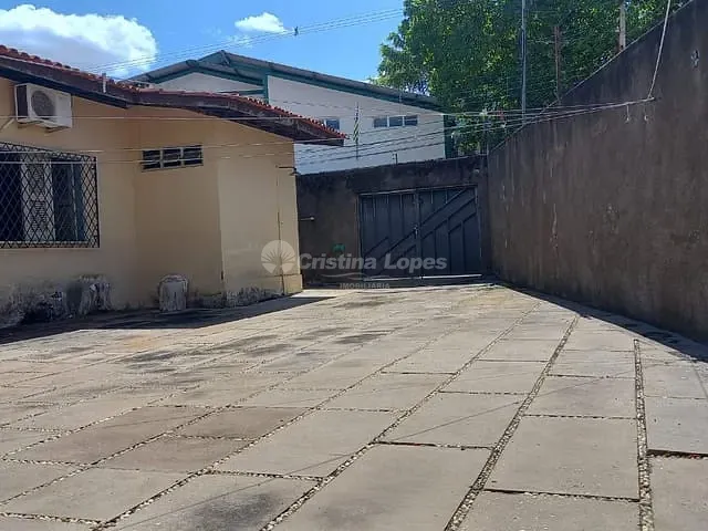 Casa 4 quartos e 4 banheiros, à venda, no bairro Jóquei em Teresina