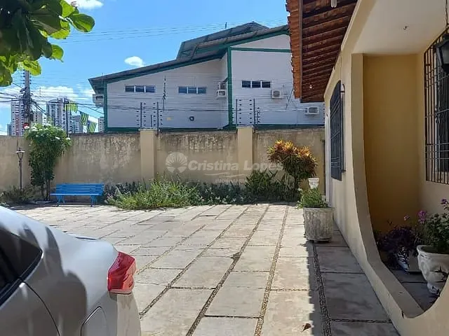 Casa 4 quartos e 4 banheiros, à venda, no bairro Jóquei em Teresina