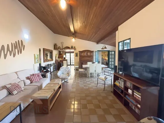 Casa com 524m² 3 quartos e 4 banheiros, à venda, no bairro Cariru em Ipatinga